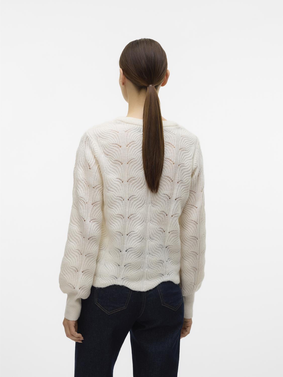 model_shot-back